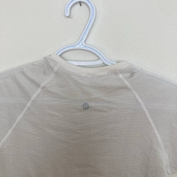 Lululemon Womens Swiftly Striped Ivory Shirt Size 6 - Picture 6 of 6